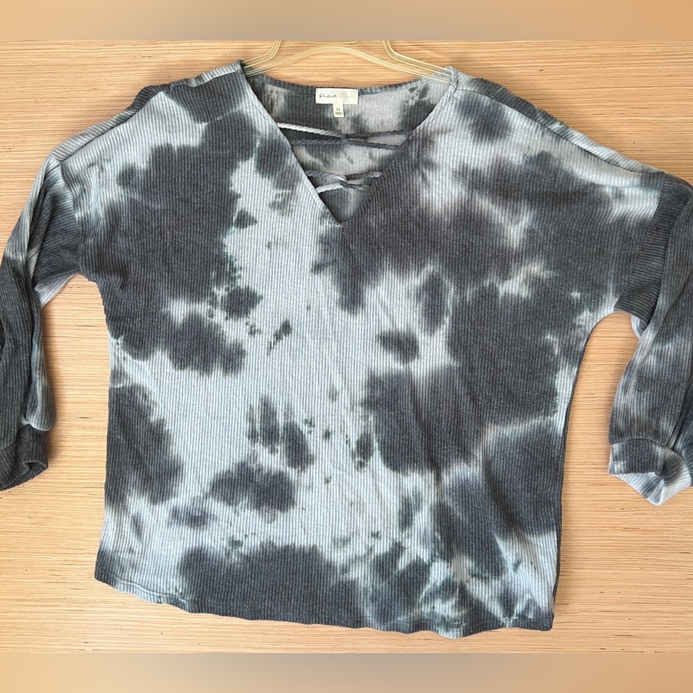 Perfect peach tie dye cross cross vneck sweater xl Tie-Dye V-Neck Women Top